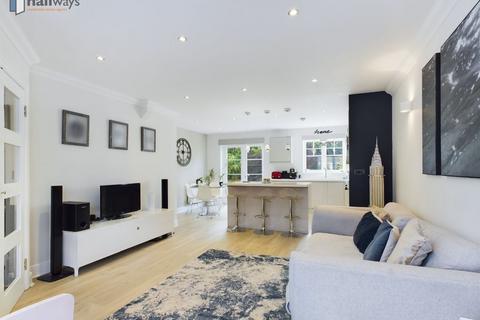 6 Cherrytrees, Netherne On The Hill, Coulsdon, CR5 1NW