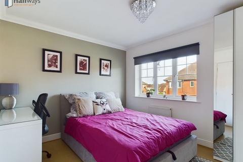 6 Cherrytrees, Netherne On The Hill, Coulsdon, CR5 1NW