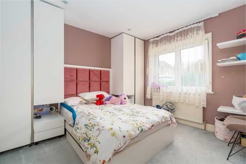 22 Stancroft, London, NW9 0SJ