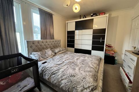 6 Thanet Gardens, Folkestone, CT19 6DF