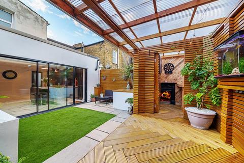 28 Pevensey Road, London, SW17 0HR