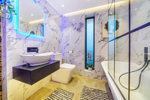 28 Pevensey Road, London, SW17 0HR
