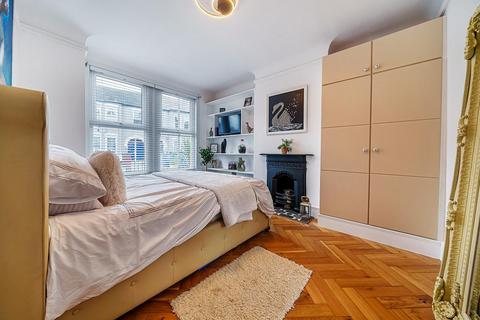 28 Pevensey Road, London, SW17 0HR