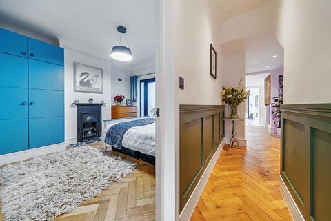 28 Pevensey Road, London, SW17 0HR