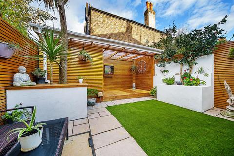 28 Pevensey Road, London, SW17 0HR