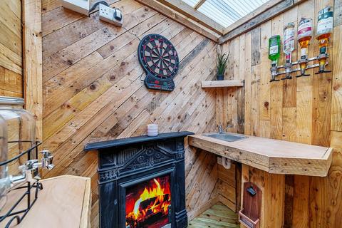 28 Pevensey Road, London, SW17 0HR