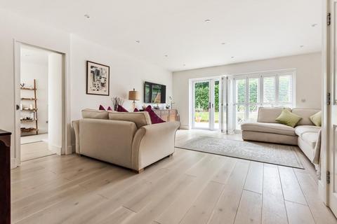 5 Brindlewick Gardens, Beckenham, BR3 1DG
