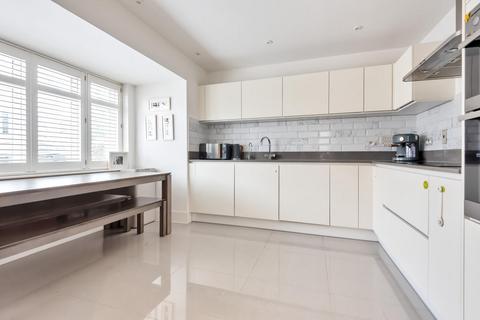 5 Brindlewick Gardens, Beckenham, BR3 1DG