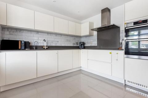 5 Brindlewick Gardens, Beckenham, BR3 1DG