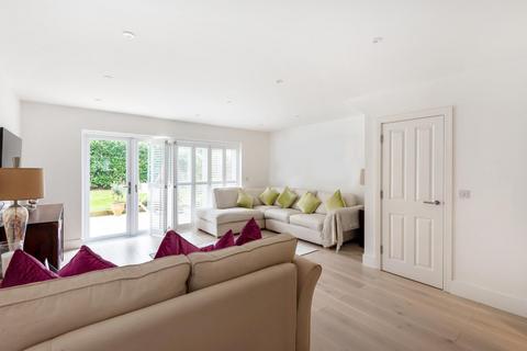 5 Brindlewick Gardens, Beckenham, BR3 1DG