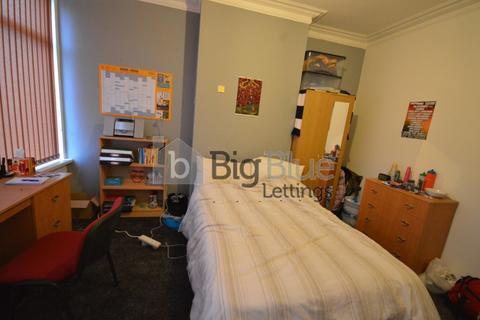 6 bedroom terraced house to rent, 69 Cardigan Lane, Burley, Leeds LS4