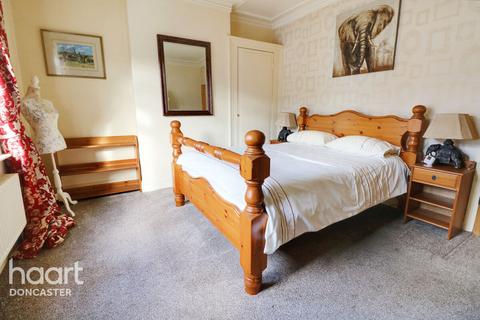 4 bedroom terraced house for sale, Nicholson Road, Hexthorpe, Doncaster