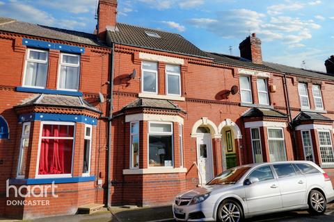 4 bedroom terraced house for sale, Nicholson Road, Hexthorpe, Doncaster