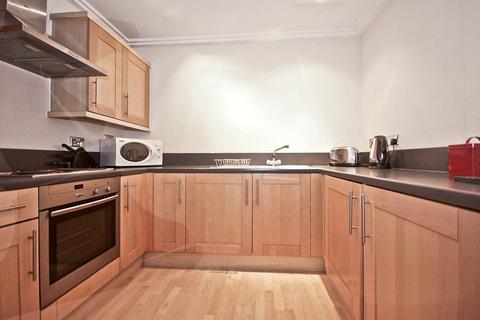 2 bedroom apartment to rent, Victoria Road, London, W3