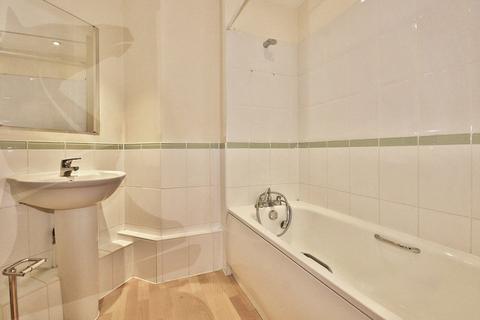 2 bedroom apartment to rent, Victoria Road, London, W3