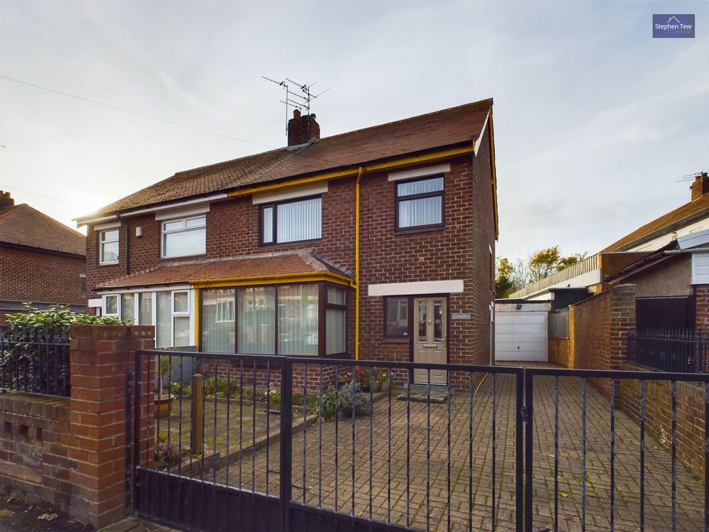 Layton Road, Blackpool, FY3 3 bed semidetached house for sale £135,000