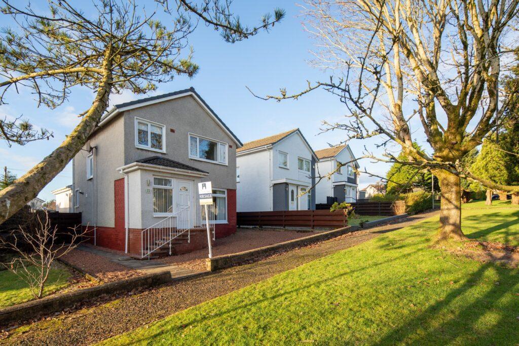 Kinloch Road, Newton Mearns 4 bed detached villa for sale £319,000