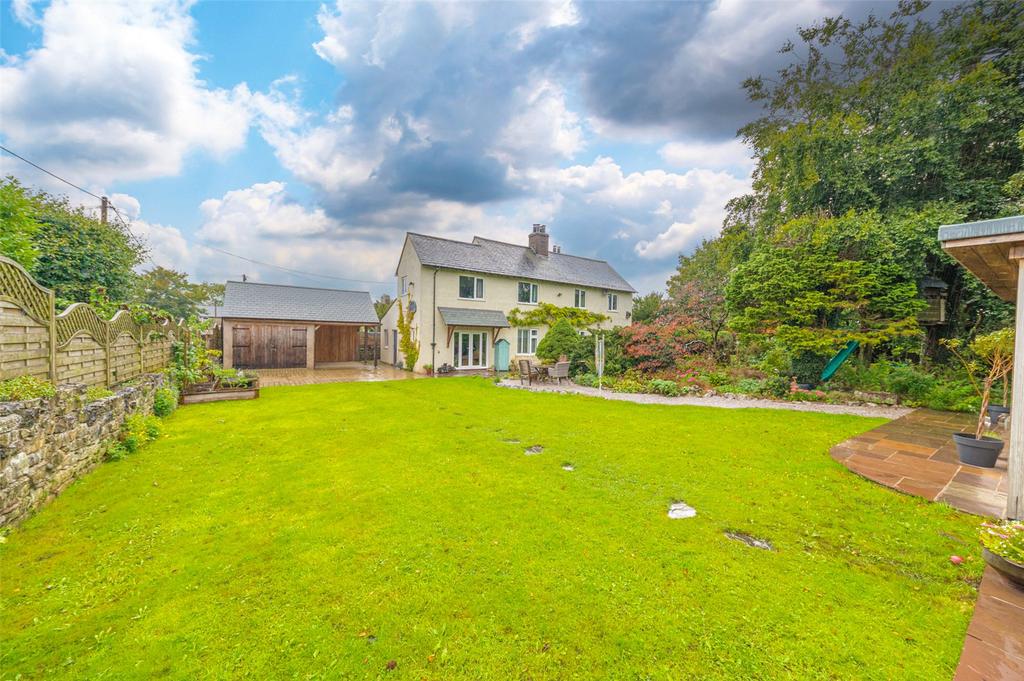 Arnside, Cumbria LA5 4 bed detached house for sale £635,000