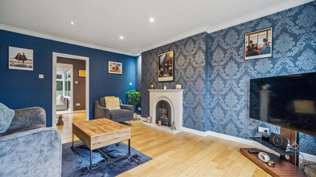 Fleurs Avenue, Bellahouston, Glasgow... 2 bed semidetached house £