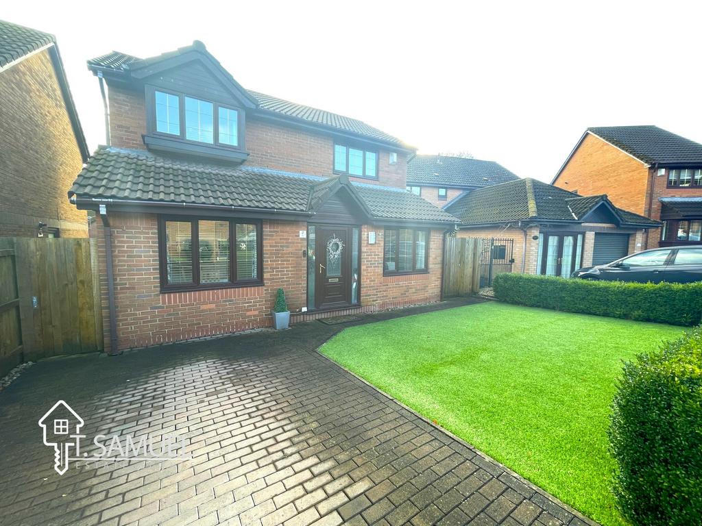 Bryn Aur, CoedyCwm 3 bed detached house for sale £326,500
