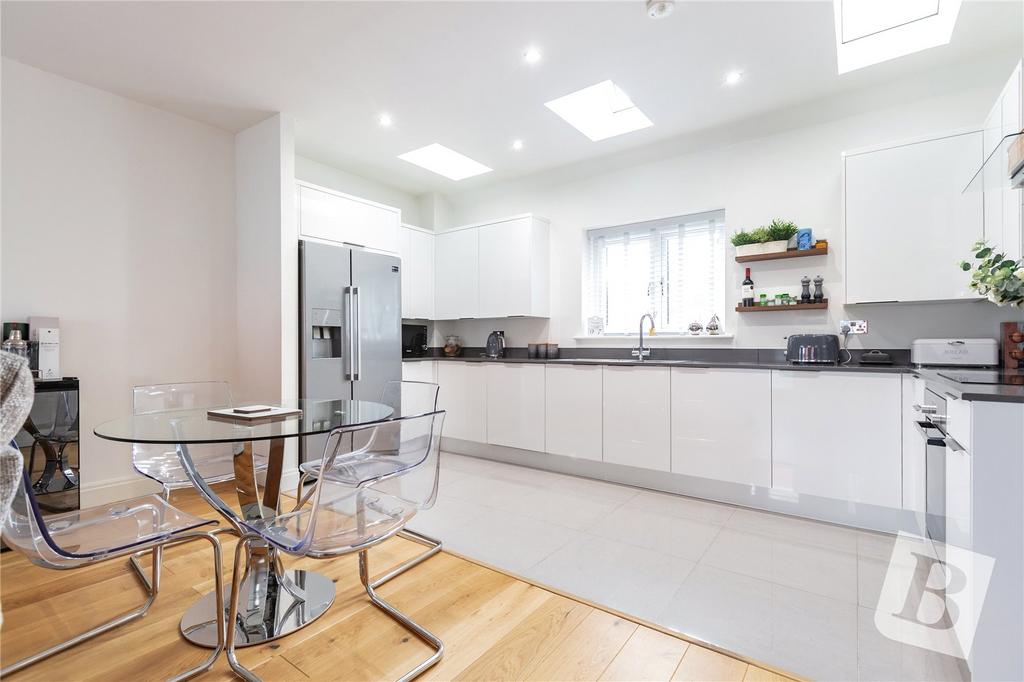Kitchen/Dining Area