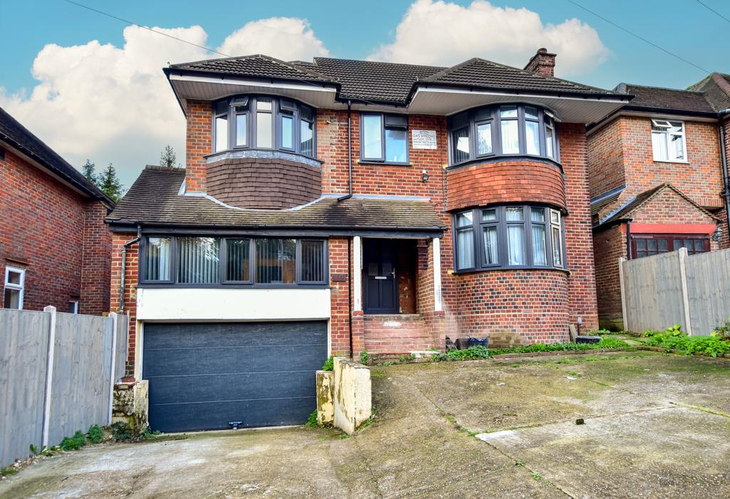 Desborough Avenue, High Buckinghamshire 9 bed detached house