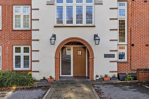 Flat 1, Kings Lodge Highcroft Road, Winchester, SO22 5GH