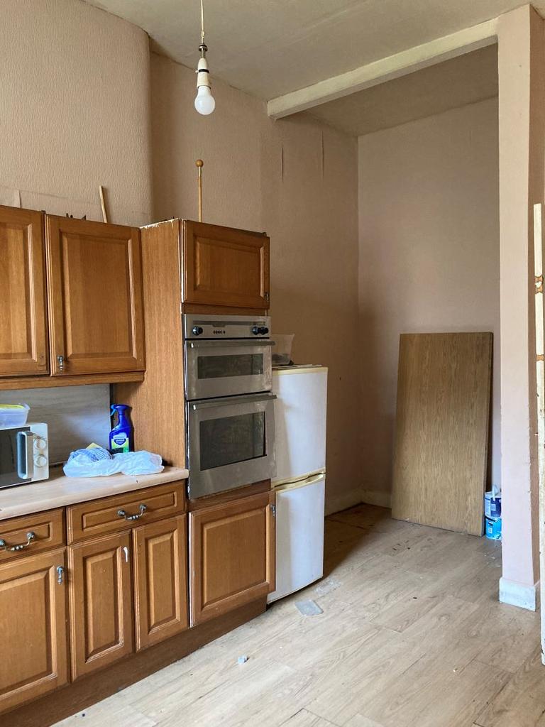 1/1, 122 Darnley Street, Glasgow, Lanarkshire, G41 2SX 2 bed flat for