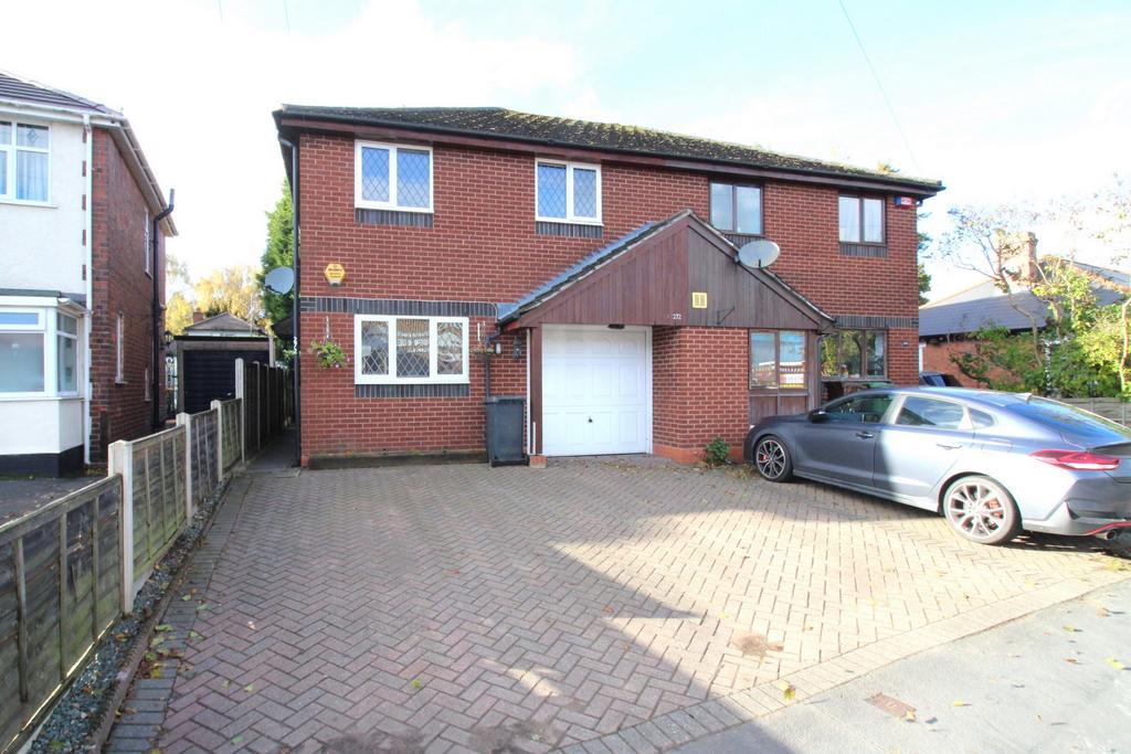 Hoo Road, Kidderminster, DY10 3 bed semidetached house for sale £240,000