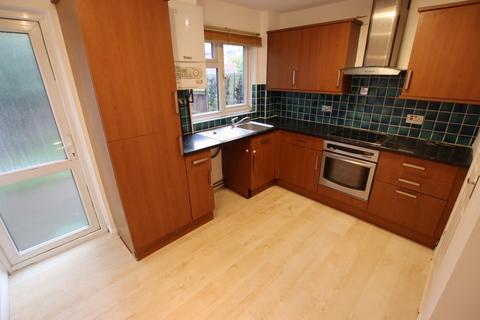 2 bedroom terraced house to rent, Palmer Road, Dagenham RM8