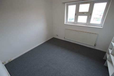 2 bedroom terraced house to rent, Palmer Road, Dagenham RM8