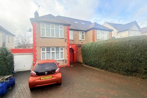 House share to rent, Front Room, North Circular Road, Neasden, NW10