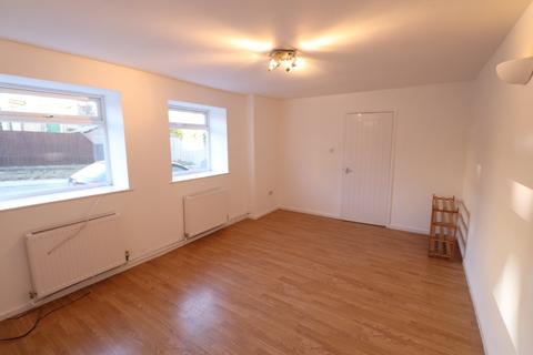 1 bedroom house to rent, Bradford Road, Stanningley, Pudsey, UK, LS28