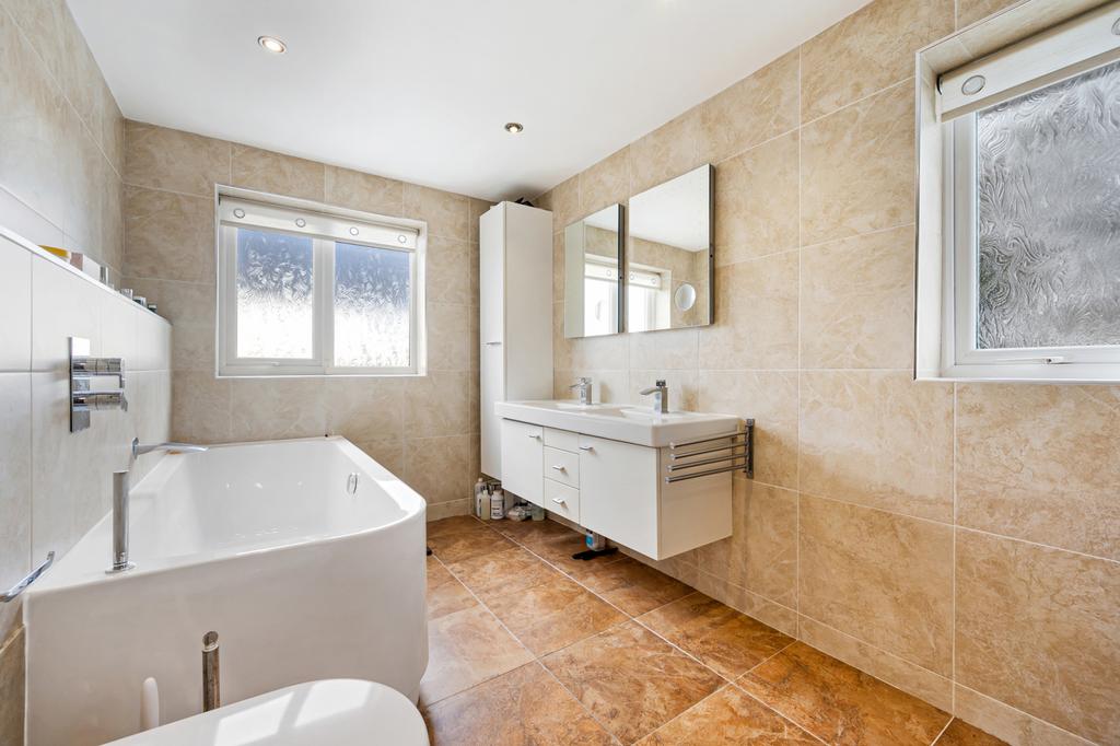 Master Ensuite