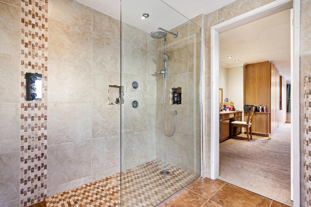 Master Ensuite