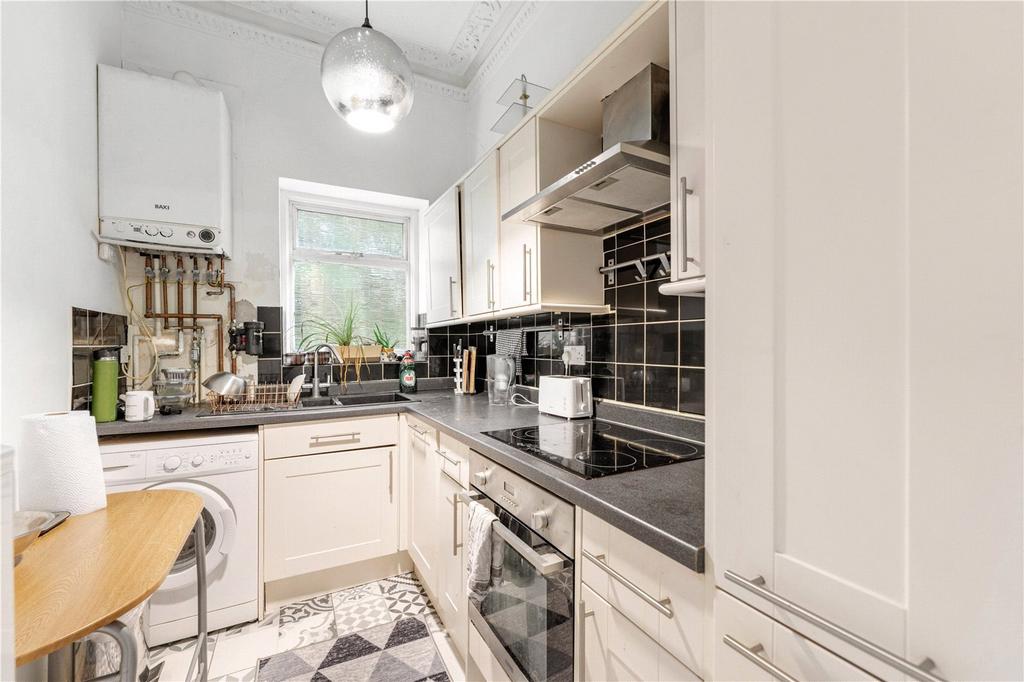 Winchester Road, Worthing, West... 1 bed flat £880 pcm (£203 pw)