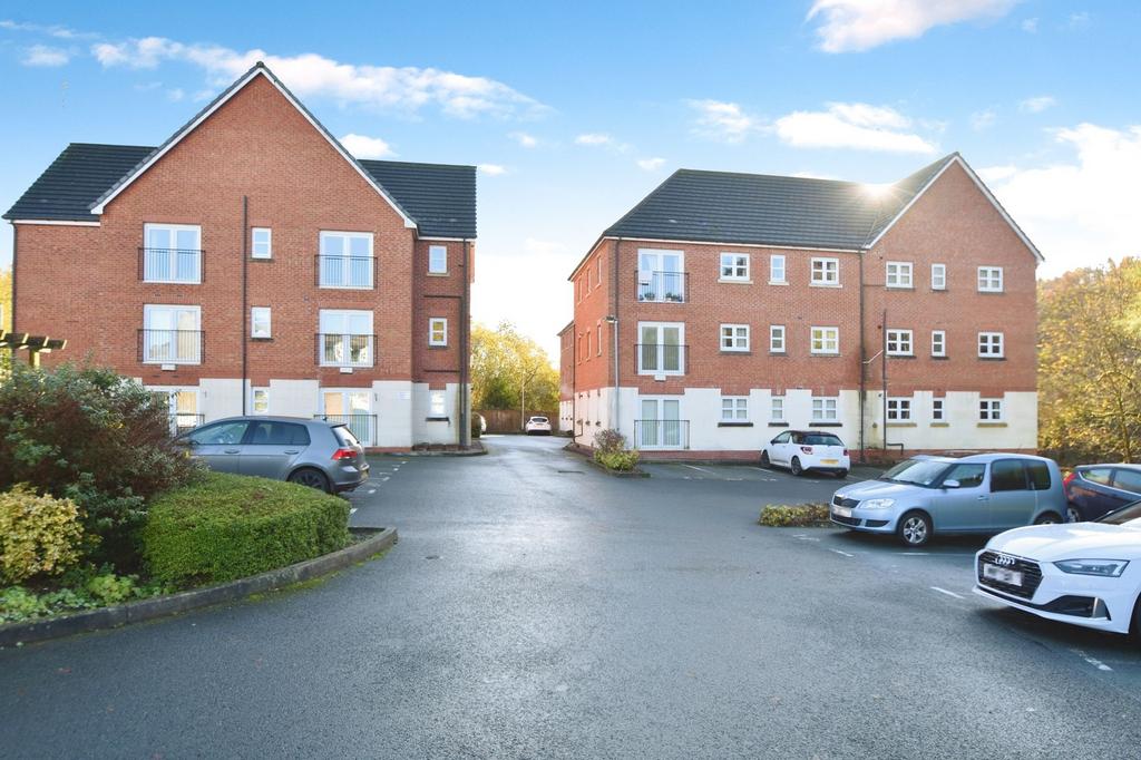 Hartford Drive, Bury, BL8 2 bed apartment for sale £155,000
