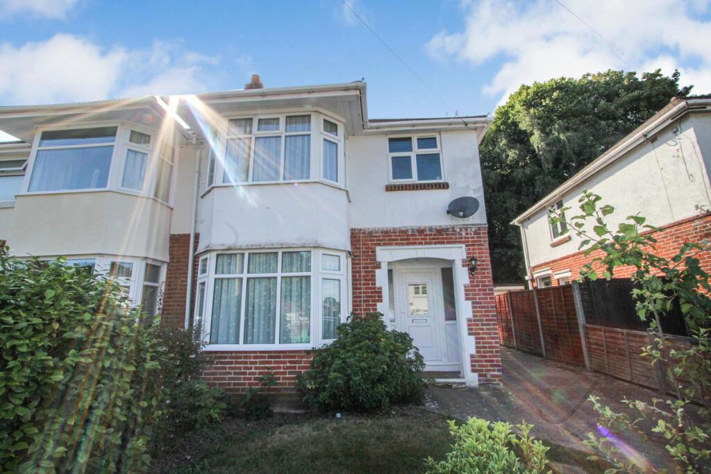 Dale Valley Road, Shirley... 3 bed semidetached house £270,000