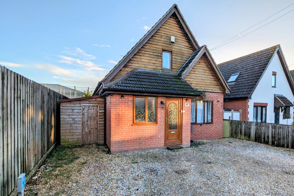 Bradley Road, Nuffield, RG9 3 bed detached house - £400,000