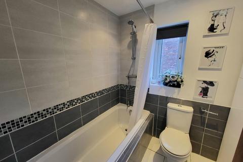 2 bedroom terraced house to rent, Derby Range, Heaton Moor, Stockport, SK4