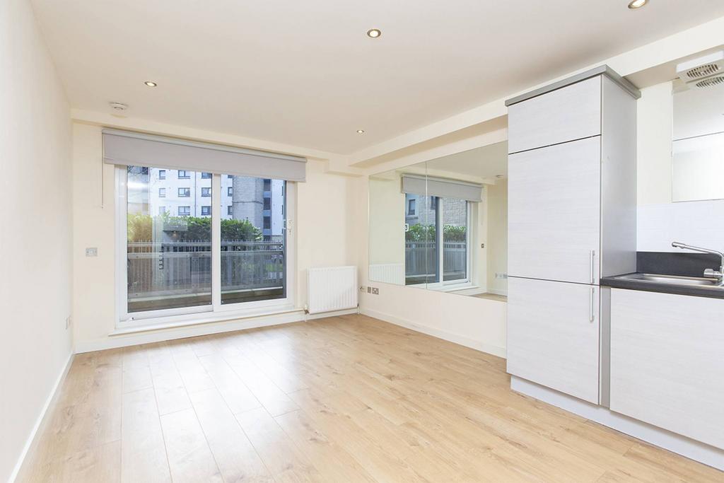 4/1 Hawkhill Close, Leith, Edinburgh, EH7 6AB 1 bed ground floor flat