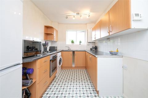 1 bedroom flat to rent, Canterbury Court, Battlefield Road, St. Albans, Hertfordshire