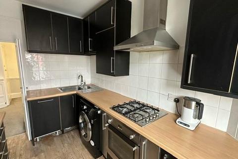 undefined, New River Crescent, Palmers Green, N13