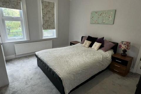undefined, New River Crescent, Palmers Green, N13