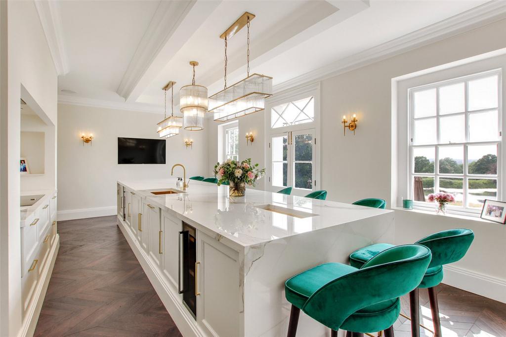Kitchen/Breakfast Rm