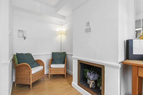 1 bedroom flat to rent - Winchester Court, Kensington, W8