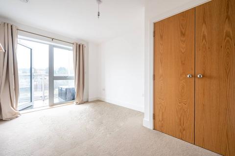 2 bedroom flat for sale - Station View, Guildford, GU1