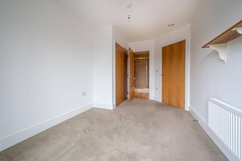 2 bedroom flat for sale - Station View, Guildford, GU1