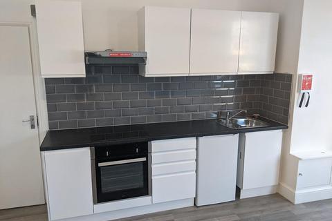 Studio to rent, Granville Road, London, Greater London, N12 0HJ