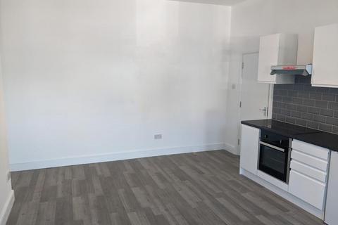 Studio to rent, Granville Road, London, Greater London, N12 0HJ